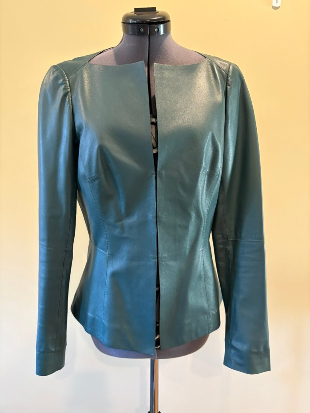Lafayette 148 size 0 green leather blazer
